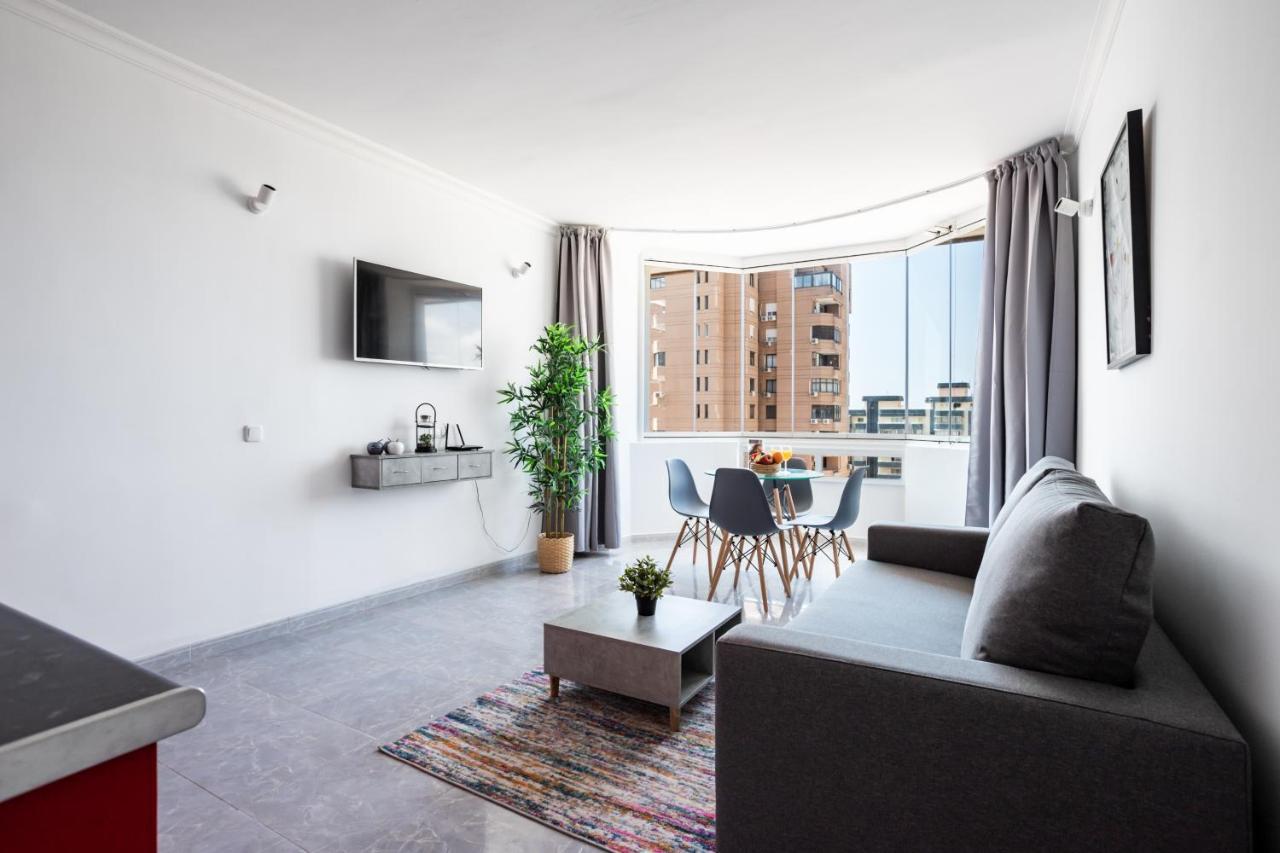 Sur Suites Palmeras 880A Фуeнхирола Екстериор снимка